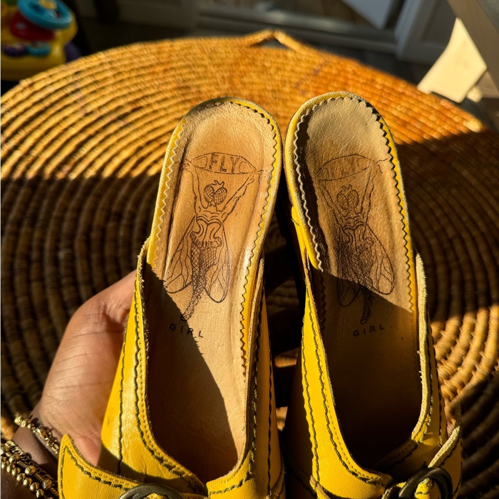 Fly London mustard yellow made in Portugal size 8 slip on….. - Picture 3 of 6